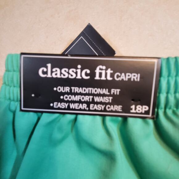 Lot of 2 Alfred Dunner Studio Capri Pants 18P Classic Fit Green Tan New With Tag - Picture 9 of 16